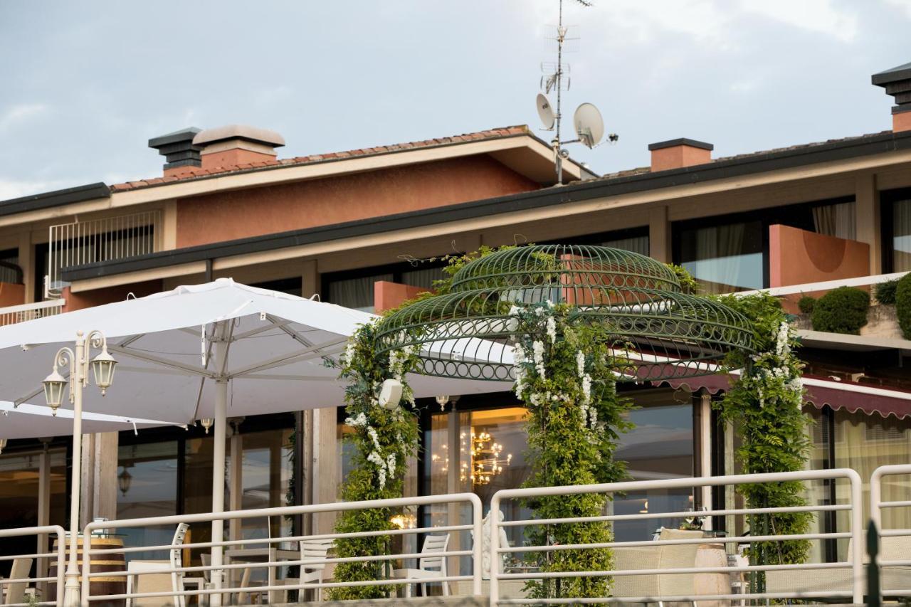 Hotel Aquila D'Oro Desenzano Desenzano del Garda Ngoại thất bức ảnh