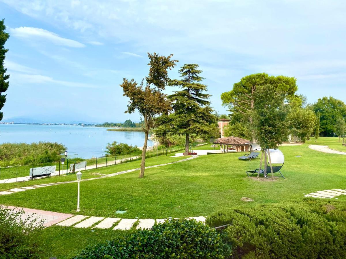 Hotel Aquila D'Oro Desenzano Desenzano del Garda Ngoại thất bức ảnh