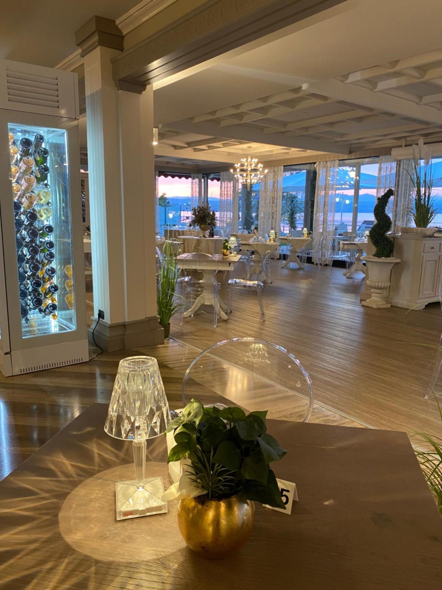Hotel Aquila D'Oro Desenzano Desenzano del Garda Ngoại thất bức ảnh