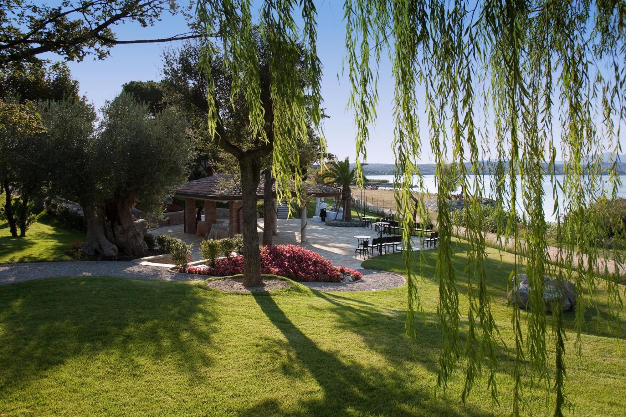 Hotel Aquila D'Oro Desenzano Desenzano del Garda Ngoại thất bức ảnh