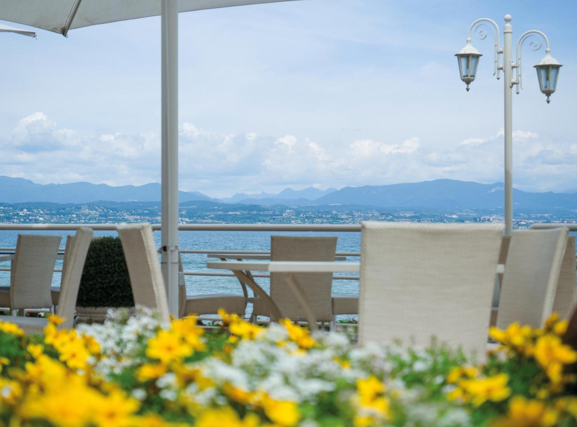 Hotel Aquila D'Oro Desenzano Desenzano del Garda Ngoại thất bức ảnh