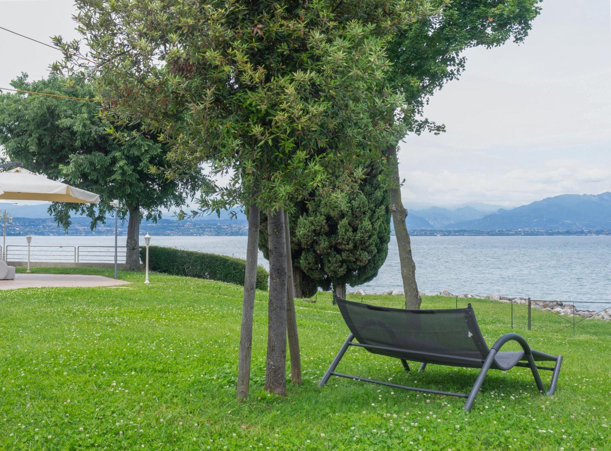 Hotel Aquila D'Oro Desenzano Desenzano del Garda Ngoại thất bức ảnh