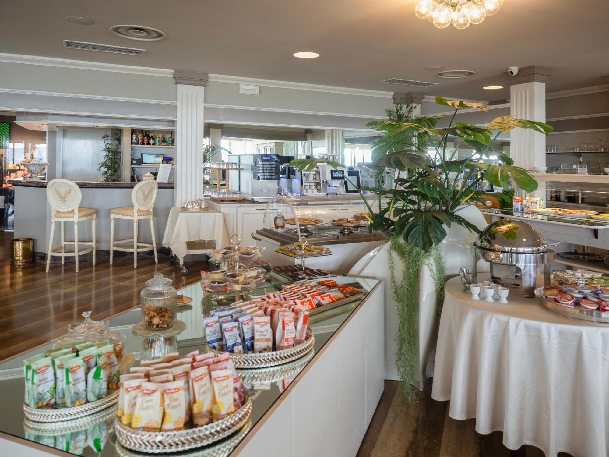 Hotel Aquila D'Oro Desenzano Desenzano del Garda Ngoại thất bức ảnh