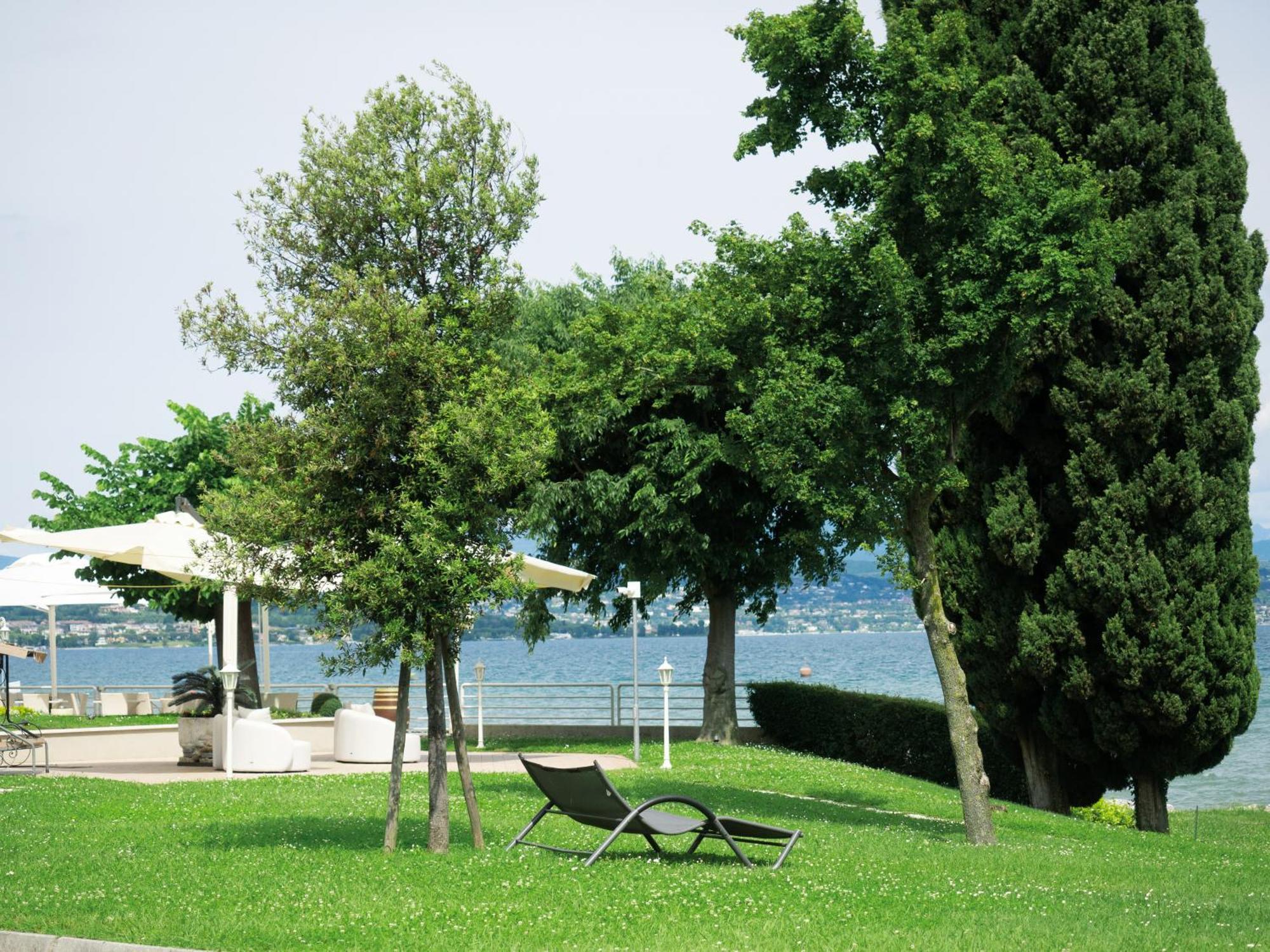 Hotel Aquila D'Oro Desenzano Desenzano del Garda Ngoại thất bức ảnh