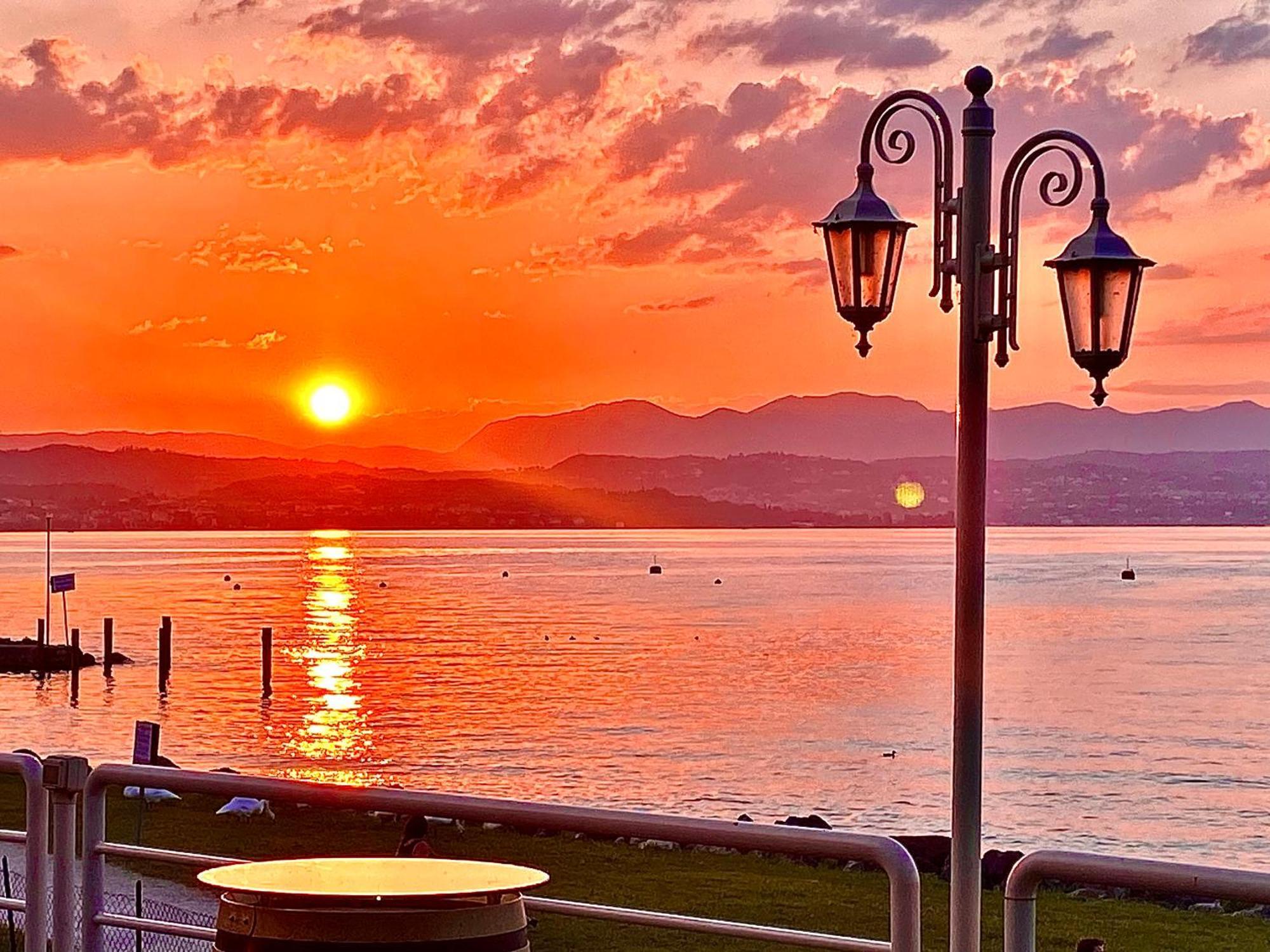 Hotel Aquila D'Oro Desenzano Desenzano del Garda Ngoại thất bức ảnh