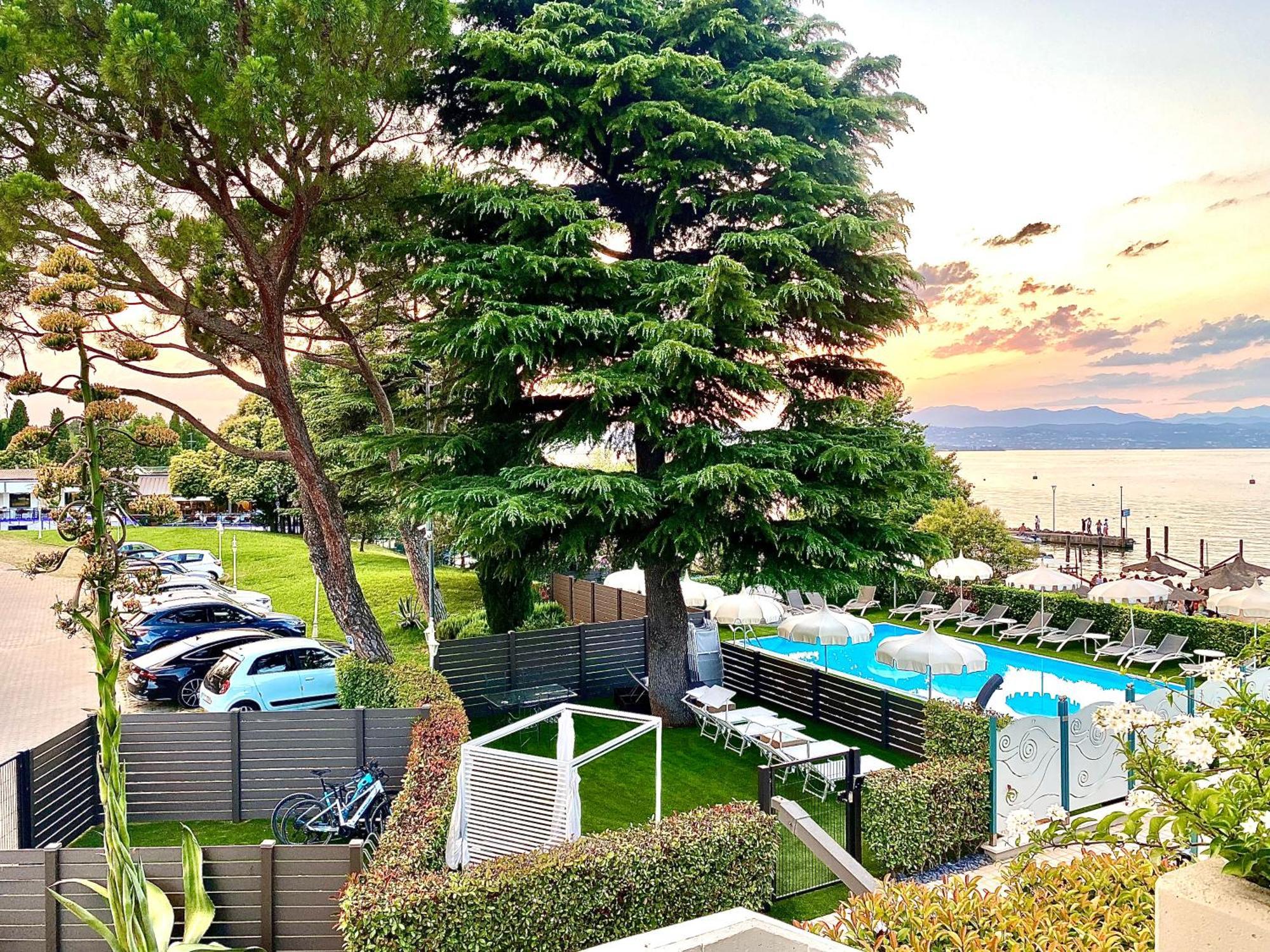 Hotel Aquila D'Oro Desenzano Desenzano del Garda Ngoại thất bức ảnh