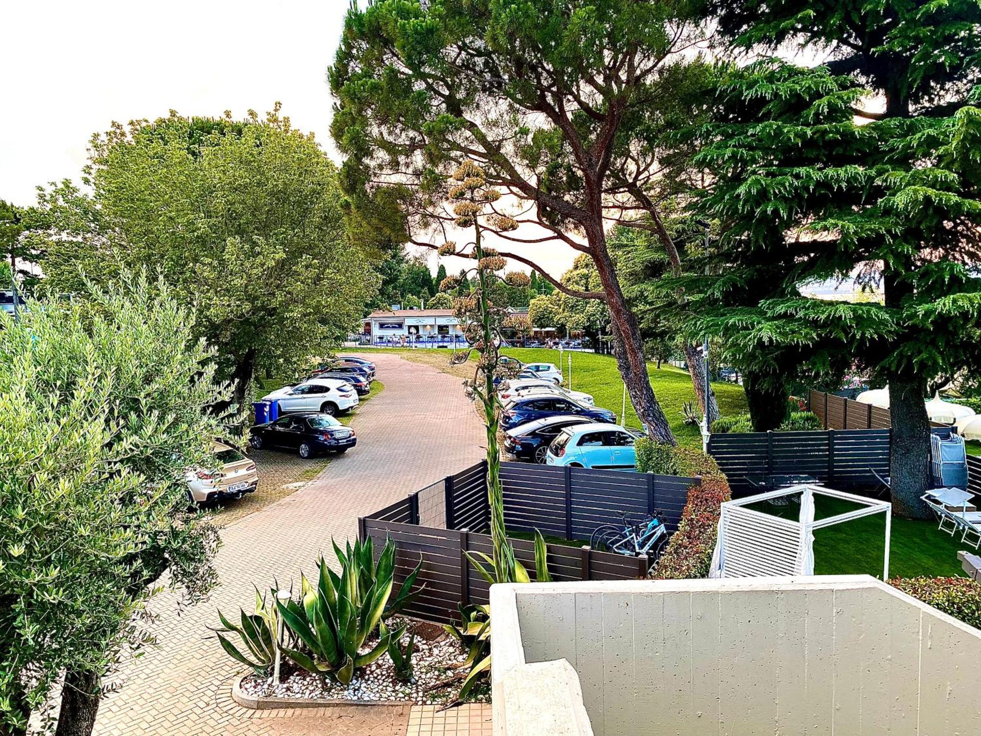 Hotel Aquila D'Oro Desenzano Desenzano del Garda Ngoại thất bức ảnh