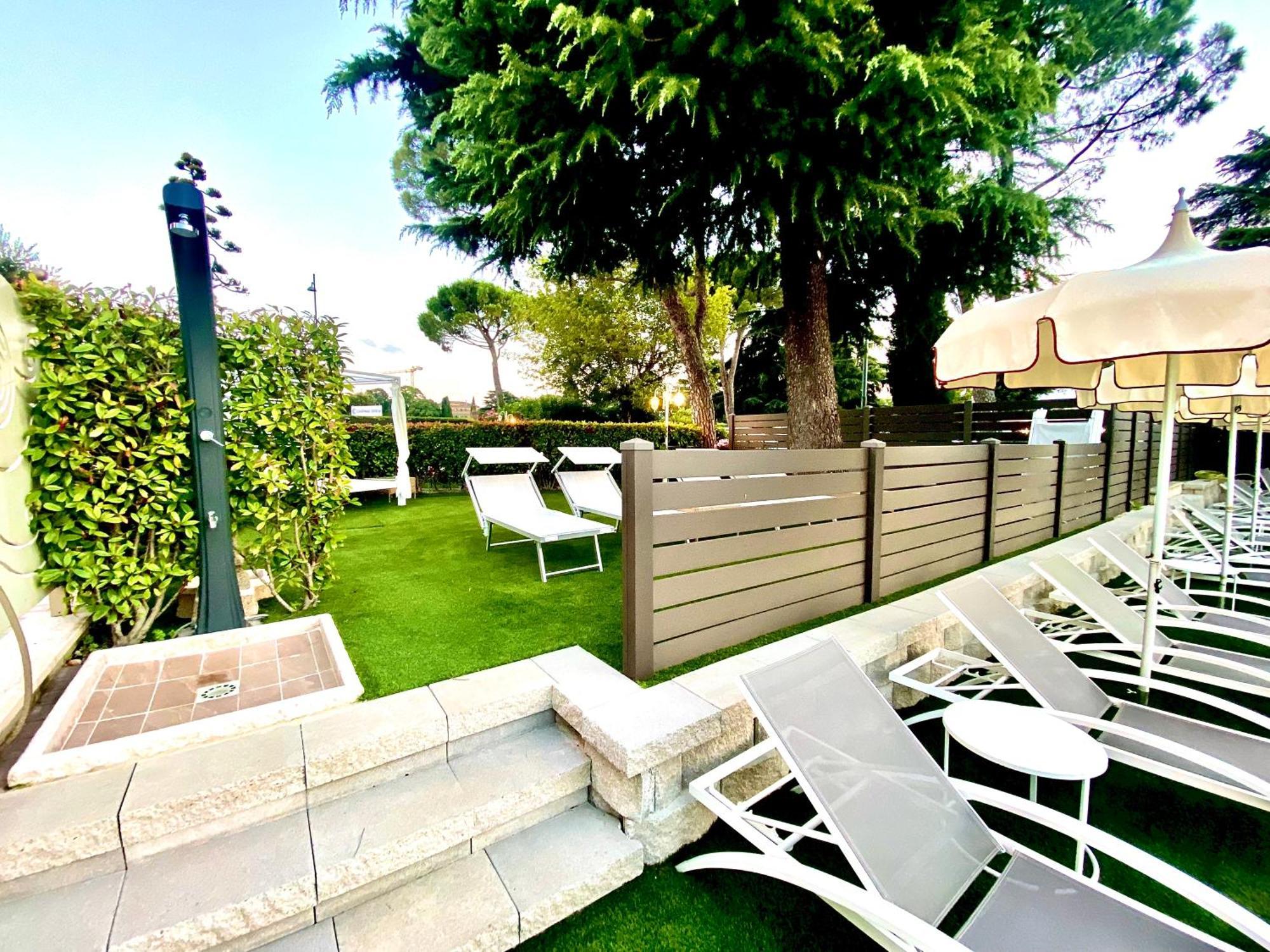 Hotel Aquila D'Oro Desenzano Desenzano del Garda Ngoại thất bức ảnh