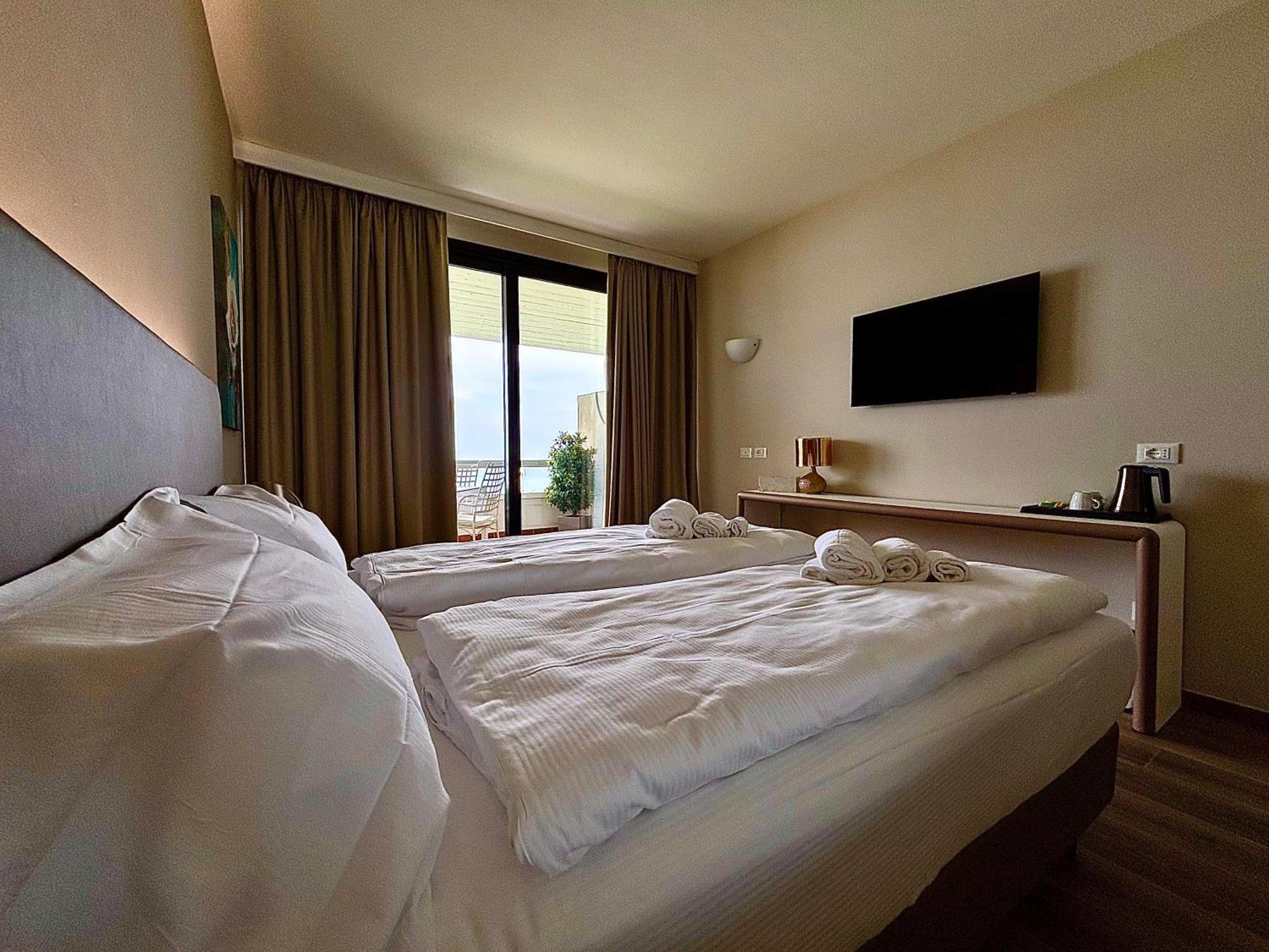 Hotel Aquila D'Oro Desenzano Desenzano del Garda Ngoại thất bức ảnh
